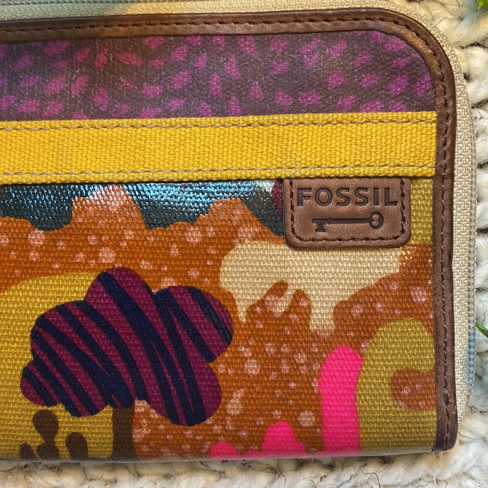 Fossil Wallet 😍 - Picture 2 of 6
